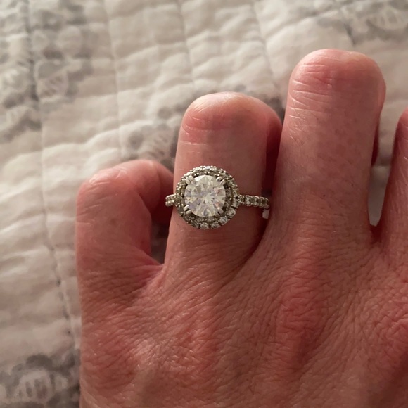 Engagement ring size 7 - Picture 3 of 3